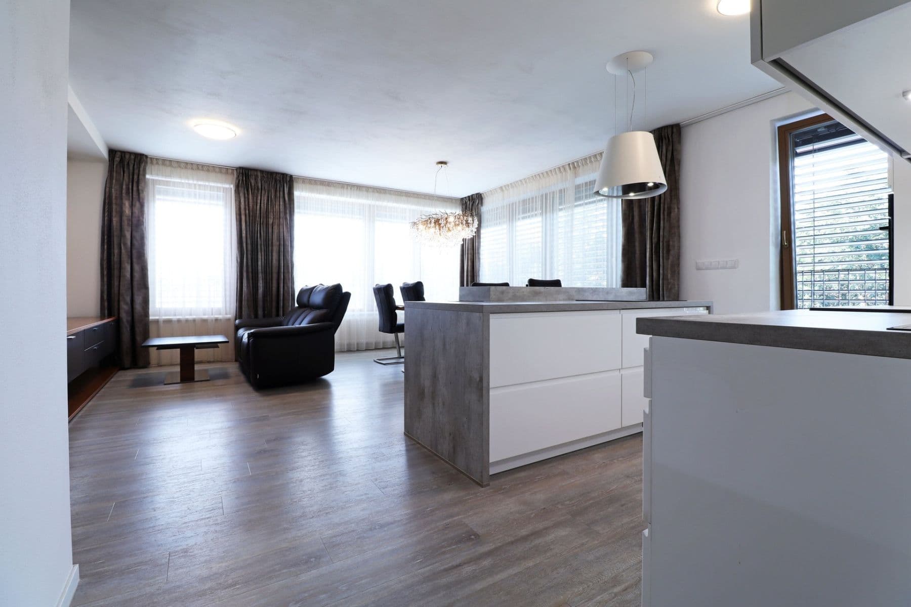 Pronájem bytu 4+kk 90 m², Pallova, Plzeň, Plzeňský kraj Pronájem bytu 4+kk 90 m², Pallova, Plzeň, Plzeňský kraj