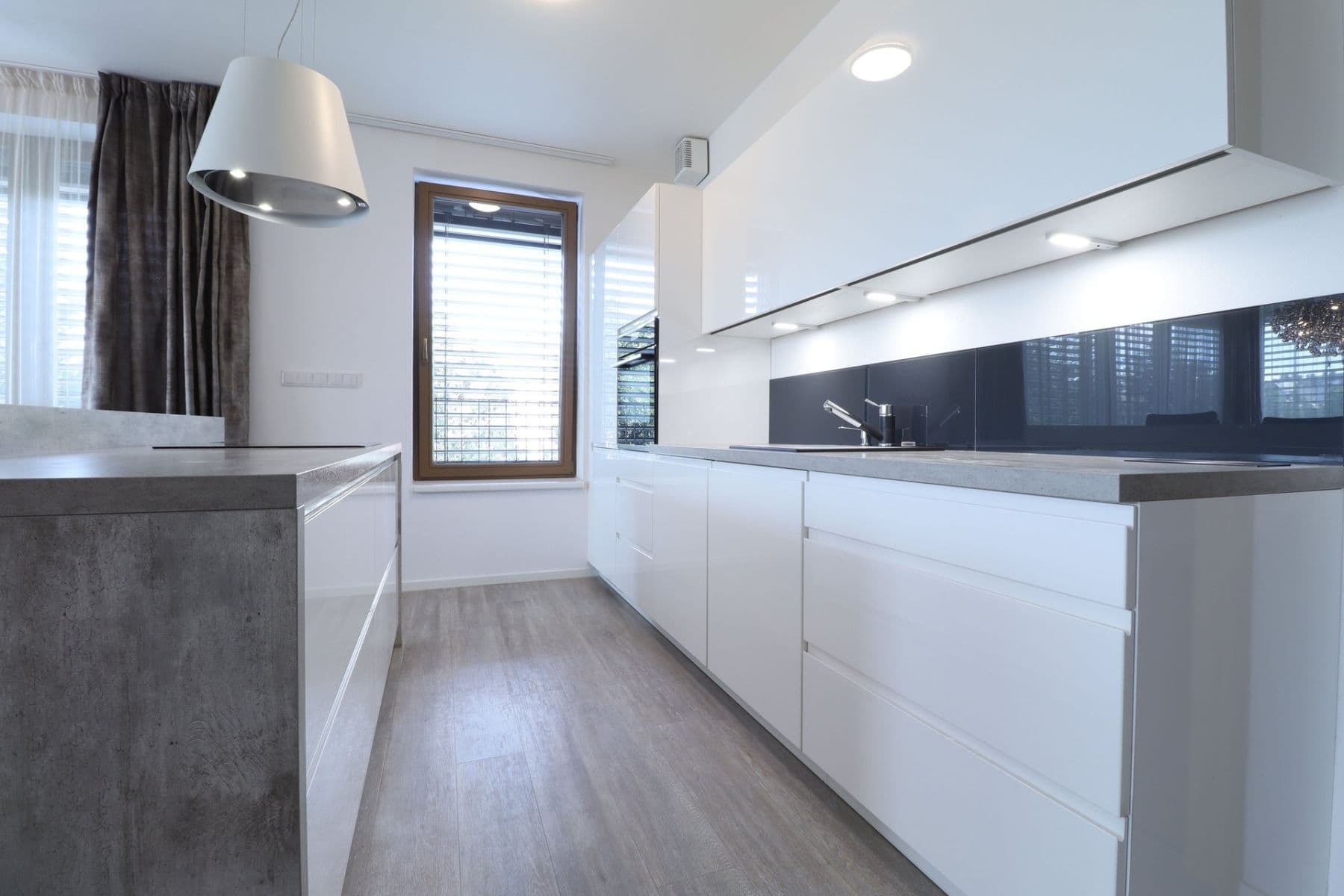 Pronájem bytu 4+kk 90 m², Pallova, Plzeň, Plzeňský kraj Pronájem bytu 4+kk 90 m², Pallova, Plzeň, Plzeňský kraj