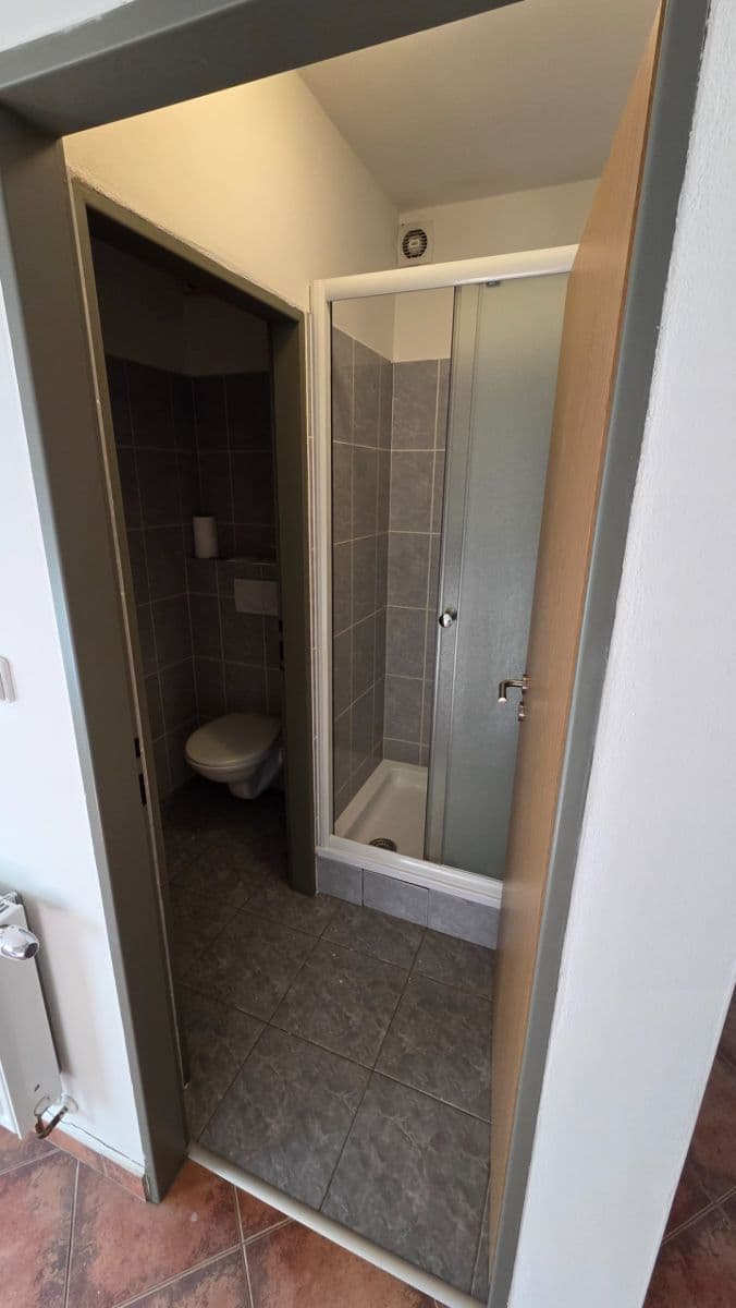 Pronájem kanceláře 85 m², Na Křivce, Praha, Praha Pronájem kanceláře 85 m², Na Křivce, Praha, Praha