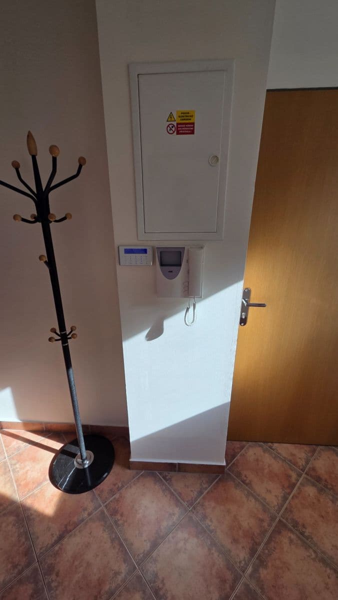 Pronájem kanceláře 85 m², Na Křivce, Praha, Praha Pronájem kanceláře 85 m², Na Křivce, Praha, Praha