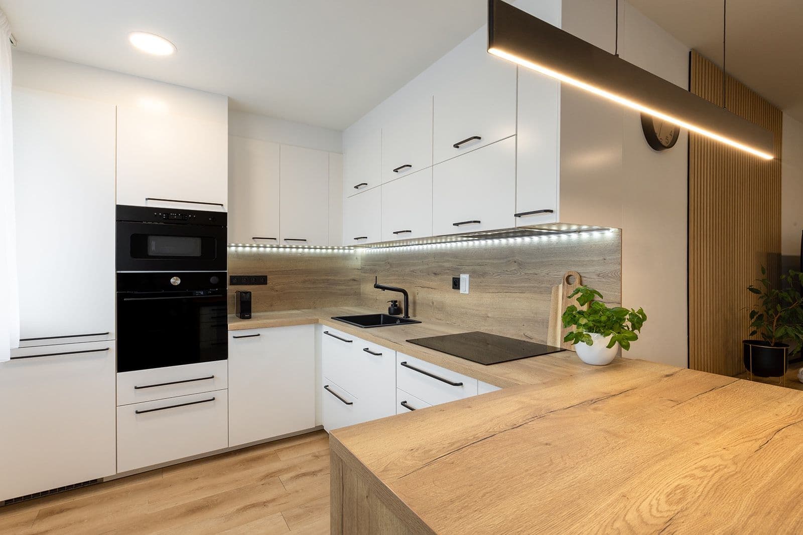 Prodej bytu 4+kk 80 m², Hurbanova, Praha, Praha Prodej bytu 4+kk 80 m², Hurbanova, Praha, Praha