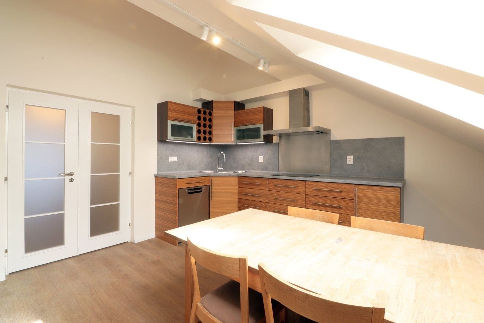 Pronájem bytu 5+1 200 m², Čajkovského, Praha, Praha Pronájem bytu 5+1 200 m², Čajkovského, Praha, Praha