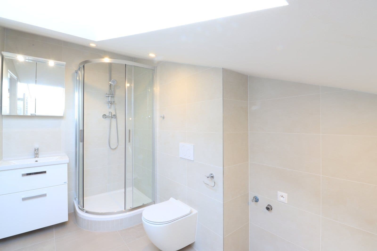 Pronájem bytu 5+1 200 m², Čajkovského, Praha, Praha Pronájem bytu 5+1 200 m², Čajkovského, Praha, Praha