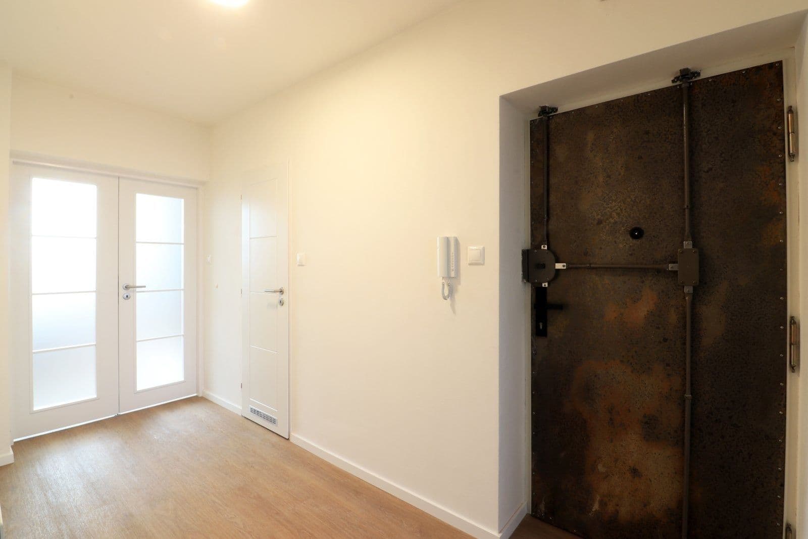 Pronájem bytu 5+1 200 m², Čajkovského, Praha, Praha Pronájem bytu 5+1 200 m², Čajkovského, Praha, Praha