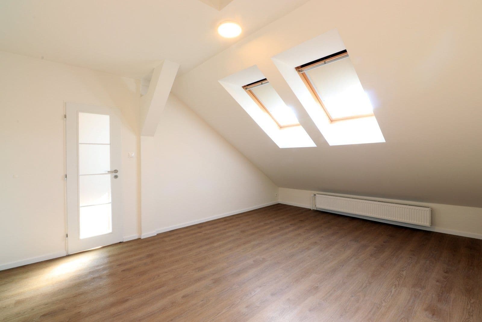 Pronájem bytu 5+1 200 m², Čajkovského, Praha, Praha Pronájem bytu 5+1 200 m², Čajkovského, Praha, Praha