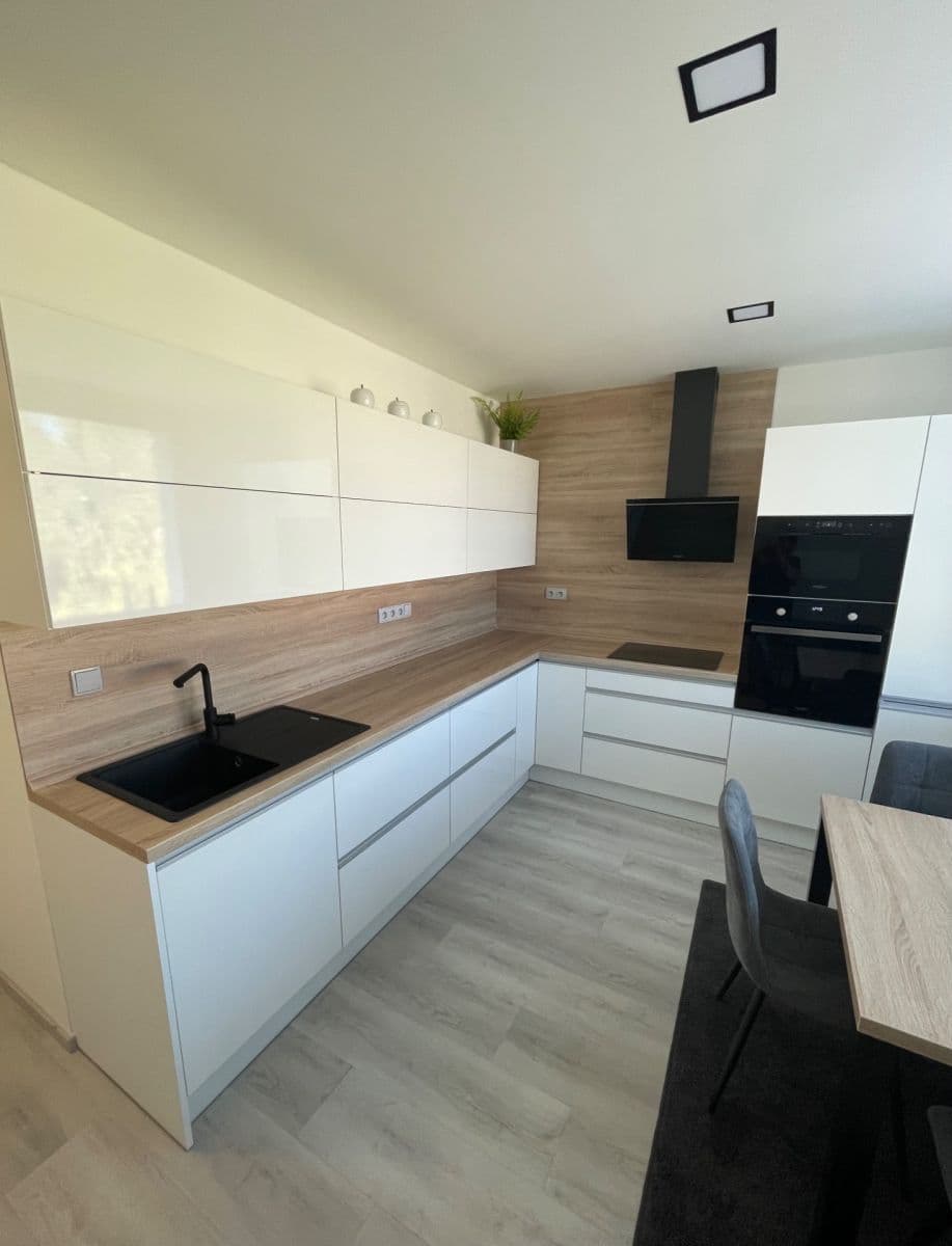 Prodej bytu 3+1 78 m², Dětská, Zlín, Zlínský kraj Prodej bytu 3+1 78 m², Dětská, Zlín, Zlínský kraj