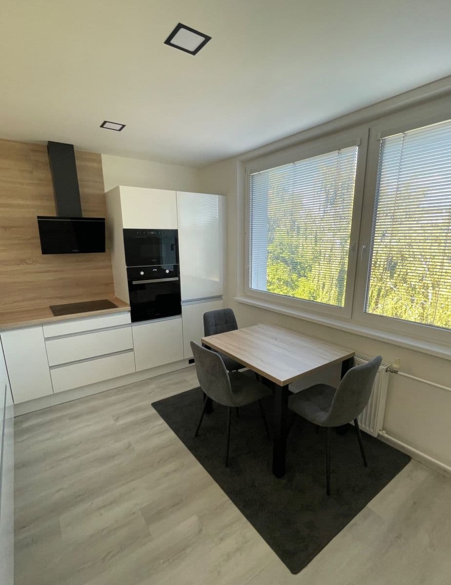 Prodej bytu 3+1 78 m², Dětská, Zlín, Zlínský kraj Prodej bytu 3+1 78 m², Dětská, Zlín, Zlínský kraj