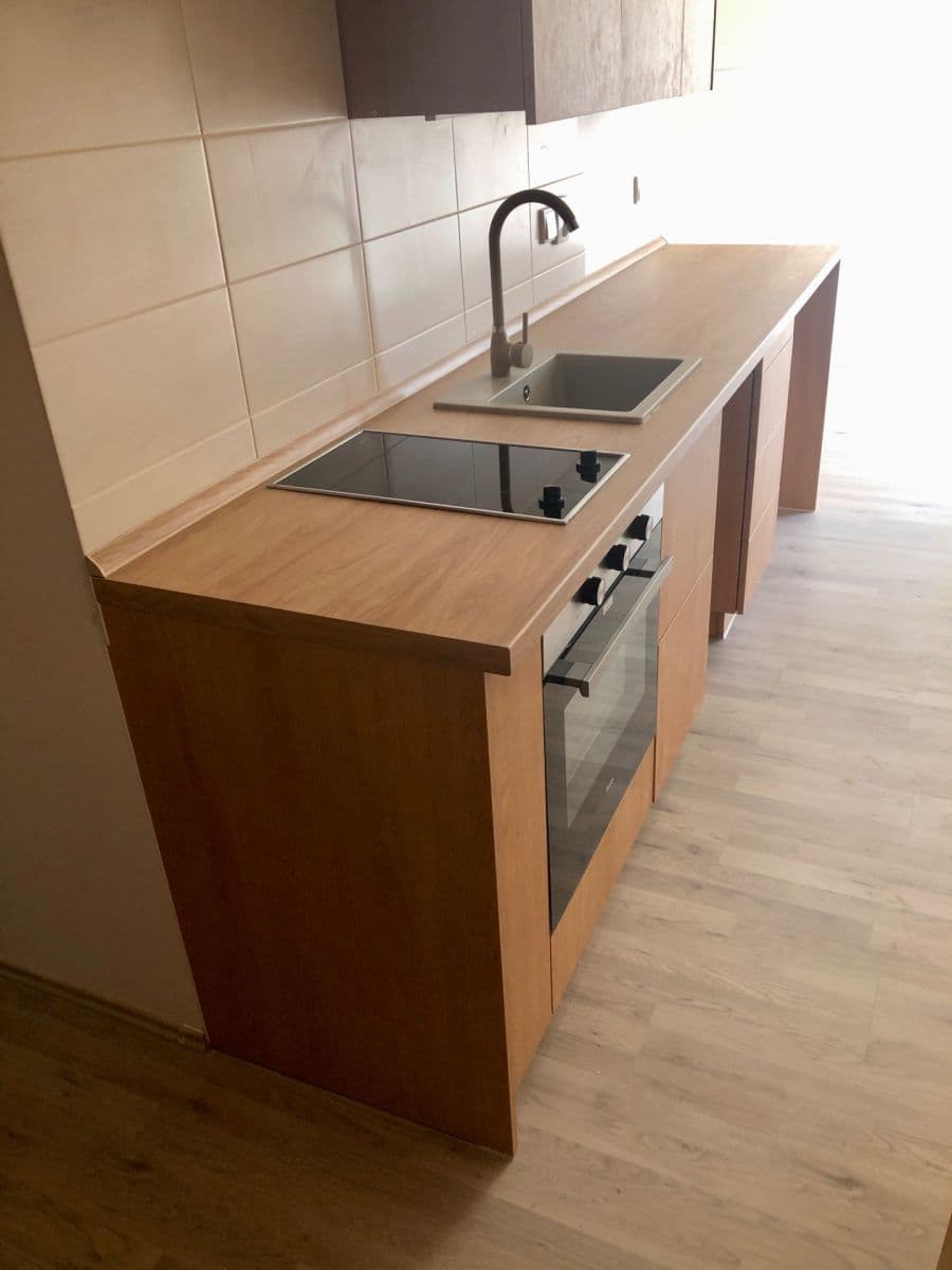 Pronájem bytu 1+kk 21 m², Škvorec, Středočeský kraj Pronájem bytu 1+kk 21 m², Škvorec, Středočeský kraj