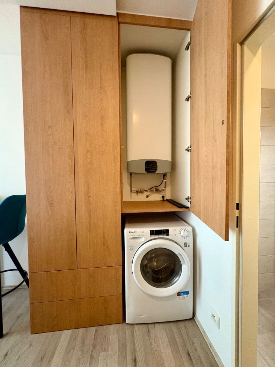Pronájem bytu 1+kk 21 m², Škvorec, Středočeský kraj Pronájem bytu 1+kk 21 m², Škvorec, Středočeský kraj