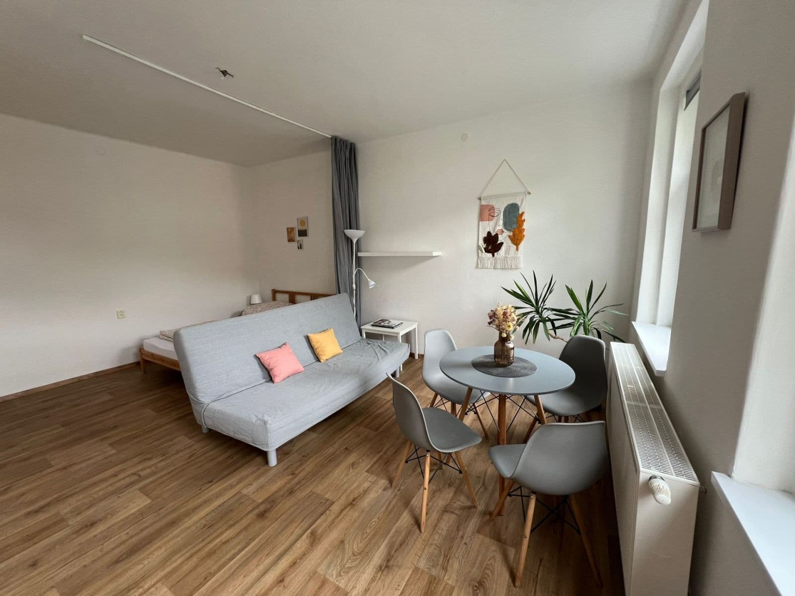 Pronájem bytu 1+1 37 m², náměstí Emy Destinové, Karlovy Vary, Karlovarský kraj Pronájem bytu 1+1 37 m², náměstí Emy Destinové, Karlovy Vary, Karlovarský kraj