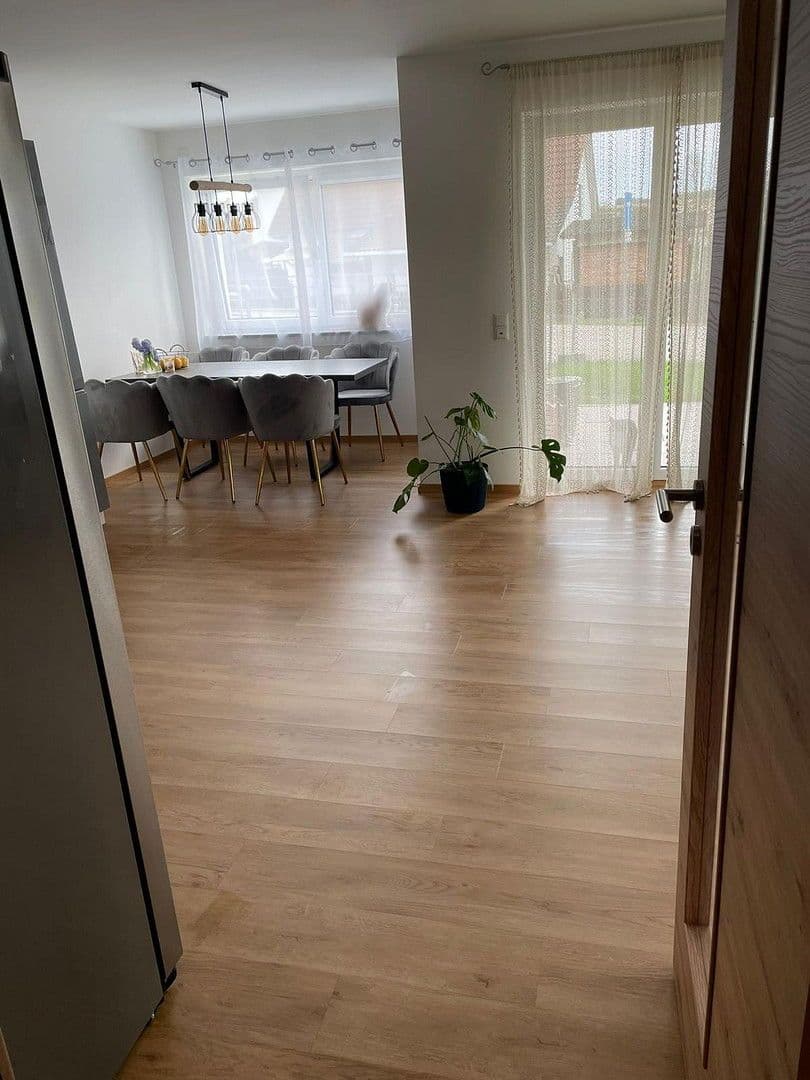 Pronájem bytu 4+1 104 m², Aham, Bavorsko Pronájem bytu 4+1 104 m², Aham, Bavorsko