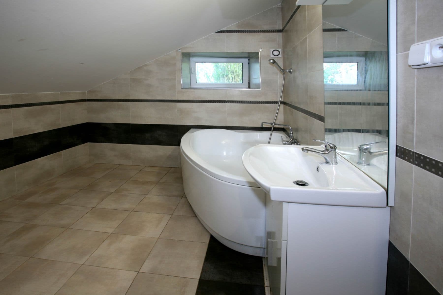 Prodej domu 126 m², pozemek 26 m², Pražská, Stříbrná Skalice, Středočeský kraj Prodej domu 126 m², pozemek 26 m², Pražská, Stříbrná Skalice, Středočeský kraj