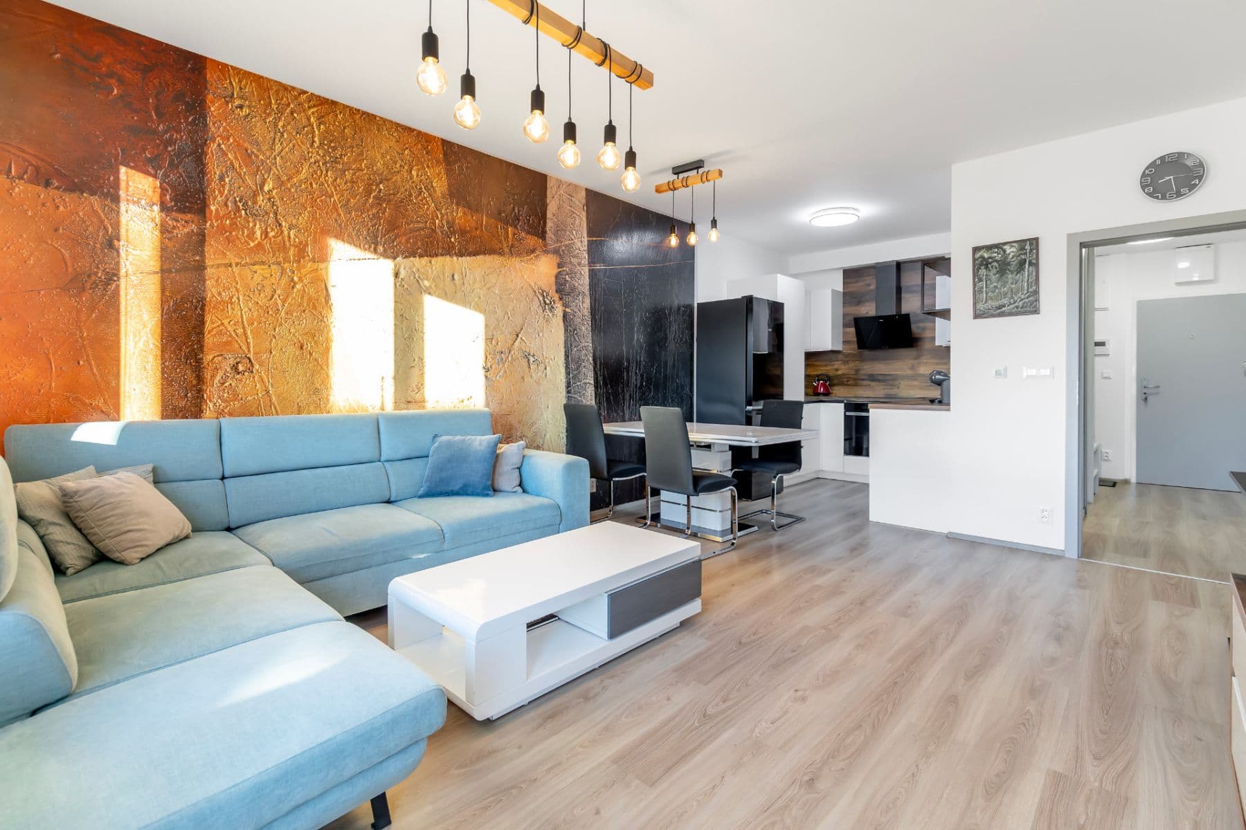 Prodej bytu 2+kk 63 m², Nové Dvory-Podhůří, Frýdek-Místek, Moravskoslezský kraj Prodej bytu 2+kk 63 m², Nové Dvory-Podhůří, Frýdek-Místek, Moravskoslezský kraj