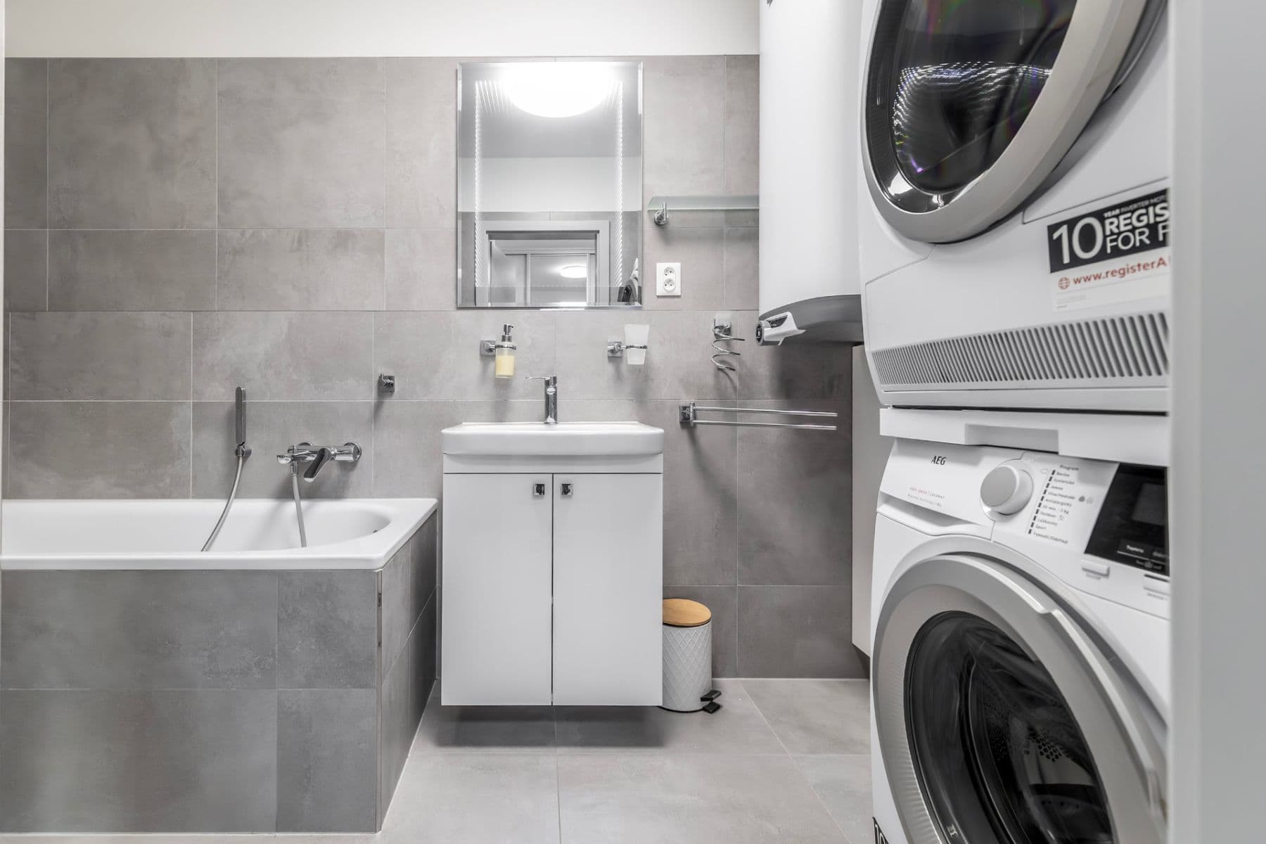 Prodej bytu 2+kk 63 m², Nové Dvory-Podhůří, Frýdek-Místek, Moravskoslezský kraj Prodej bytu 2+kk 63 m², Nové Dvory-Podhůří, Frýdek-Místek, Moravskoslezský kraj