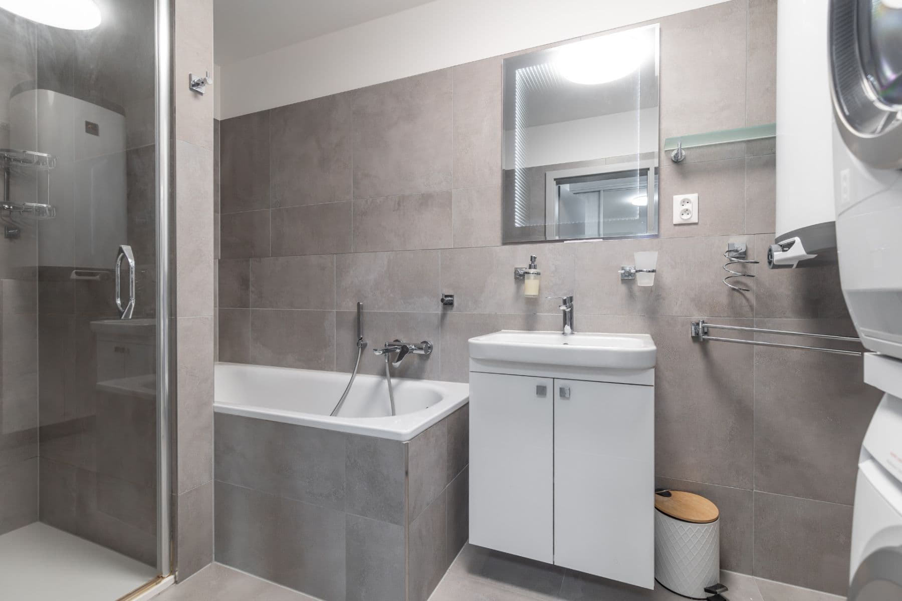 Prodej bytu 2+kk 63 m², Nové Dvory-Podhůří, Frýdek-Místek, Moravskoslezský kraj Prodej bytu 2+kk 63 m², Nové Dvory-Podhůří, Frýdek-Místek, Moravskoslezský kraj