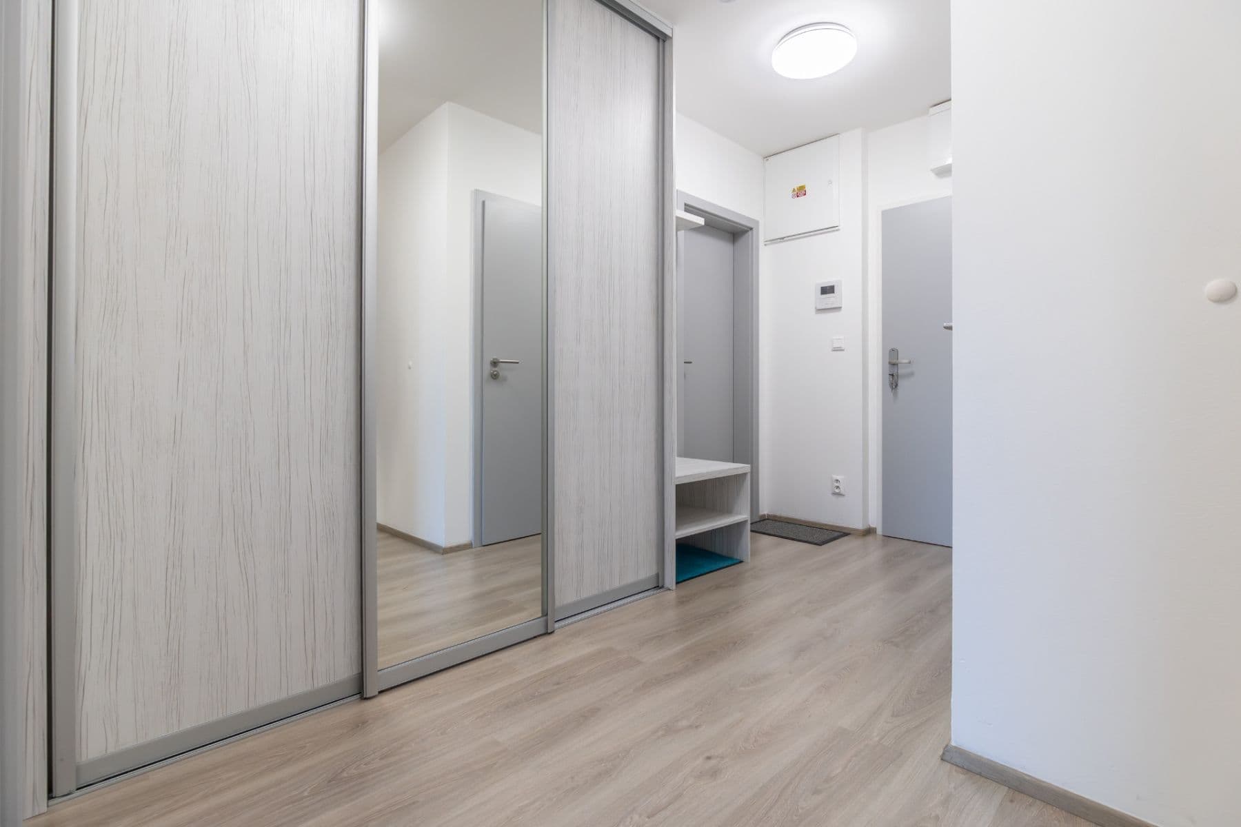 Prodej bytu 2+kk 63 m², Nové Dvory-Podhůří, Frýdek-Místek, Moravskoslezský kraj Prodej bytu 2+kk 63 m², Nové Dvory-Podhůří, Frýdek-Místek, Moravskoslezský kraj