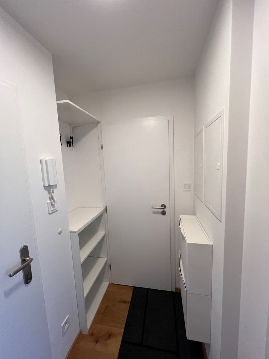 Pronájem bytu 2+kk 40 m², Žižkova, Horoměřice, Středočeský kraj Pronájem bytu 2+kk 40 m², Žižkova, Horoměřice, Středočeský kraj