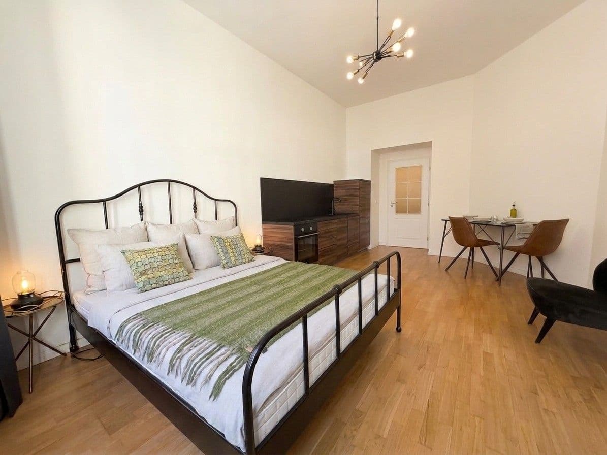 Pronájem bytu 1+kk 35 m², Štěpánská, Praha, Praha Pronájem bytu 1+kk 35 m², Štěpánská, Praha, Praha
