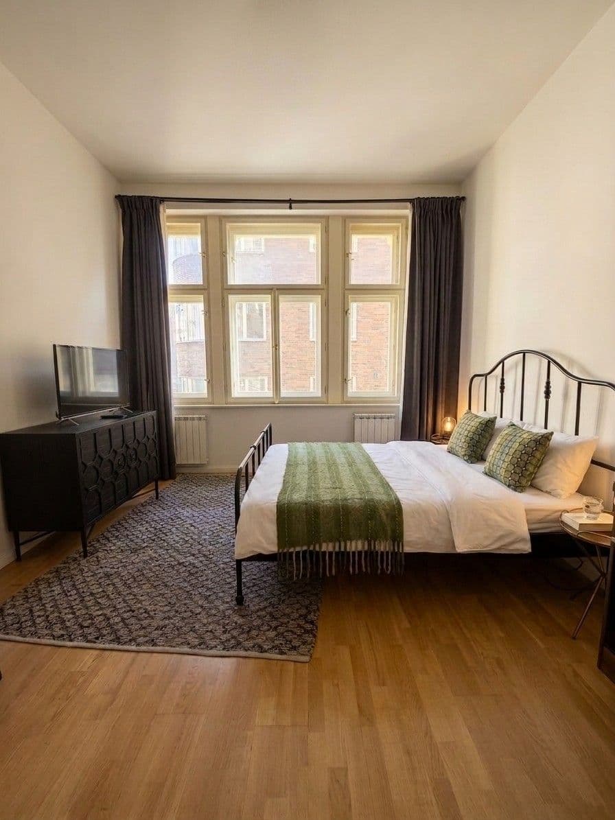 Pronájem bytu 1+kk 35 m², Štěpánská, Praha, Praha Pronájem bytu 1+kk 35 m², Štěpánská, Praha, Praha