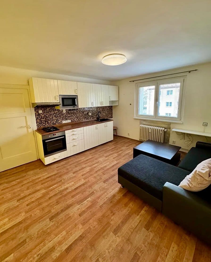 Pronájem bytu 2+kk 40 m², Dlouhá, Horní Slavkov, Karlovarský kraj Pronájem bytu 2+kk 40 m², Dlouhá, Horní Slavkov, Karlovarský kraj