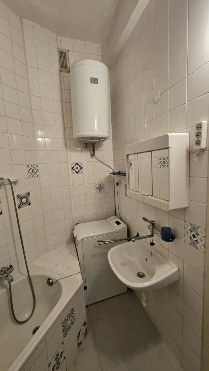 Pronájem bytu 2+kk 42 m², Horní, Praha, Praha Pronájem bytu 2+kk 42 m², Horní, Praha, Praha