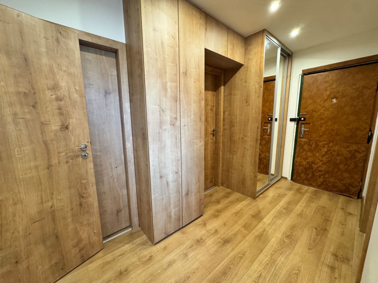 Prodej bytu 3+1 71 m², Mezi Školami, Praha, Praha Prodej bytu 3+1 71 m², Mezi Školami, Praha, Praha
