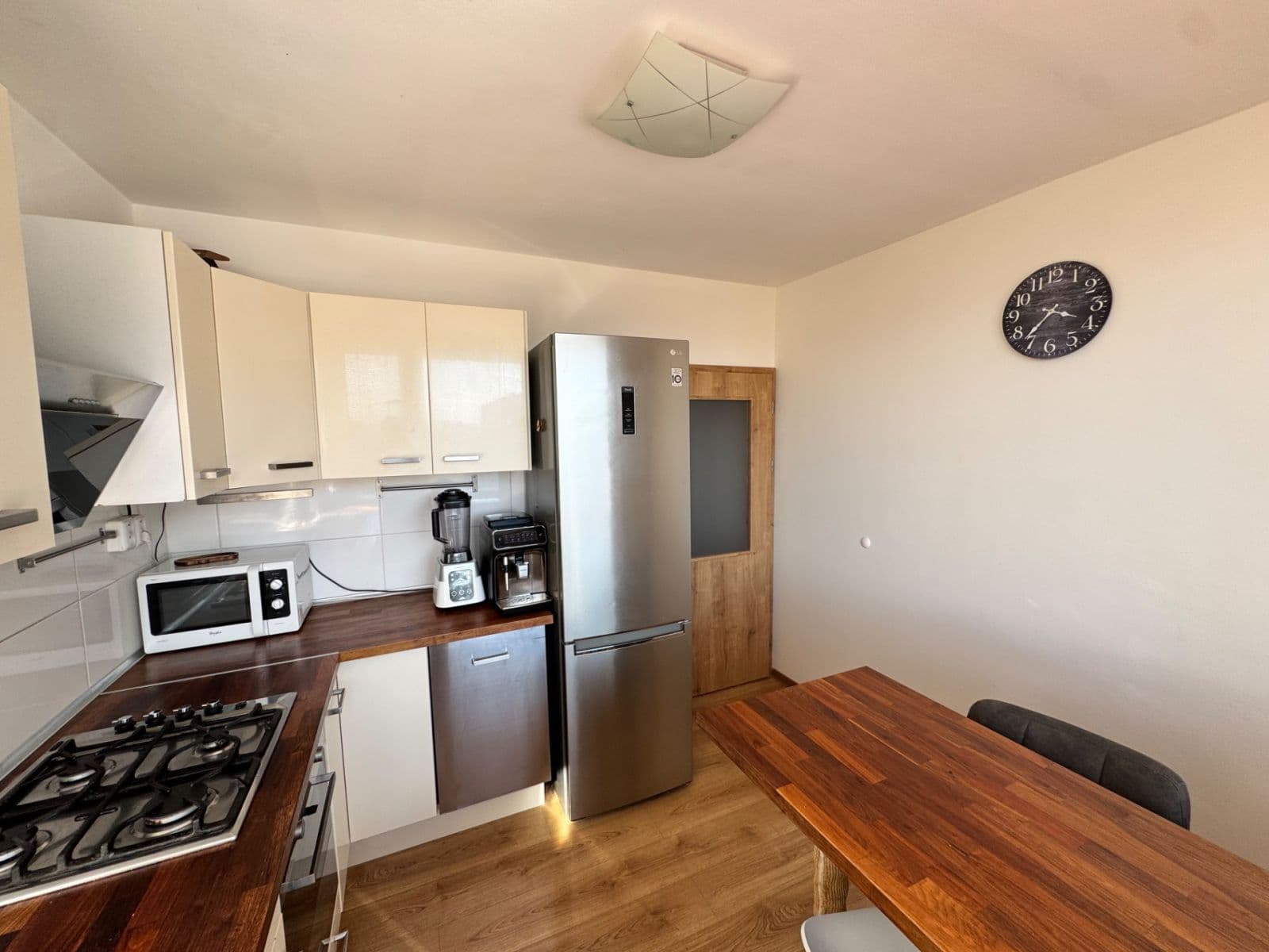 Prodej bytu 3+1 71 m², Mezi Školami, Praha, Praha Prodej bytu 3+1 71 m², Mezi Školami, Praha, Praha