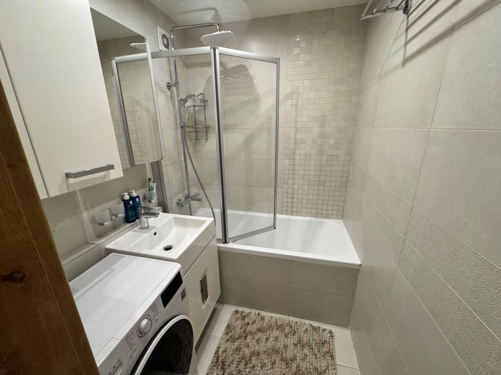 Prodej bytu 3+1 71 m², Mezi Školami, Praha, Praha Prodej bytu 3+1 71 m², Mezi Školami, Praha, Praha