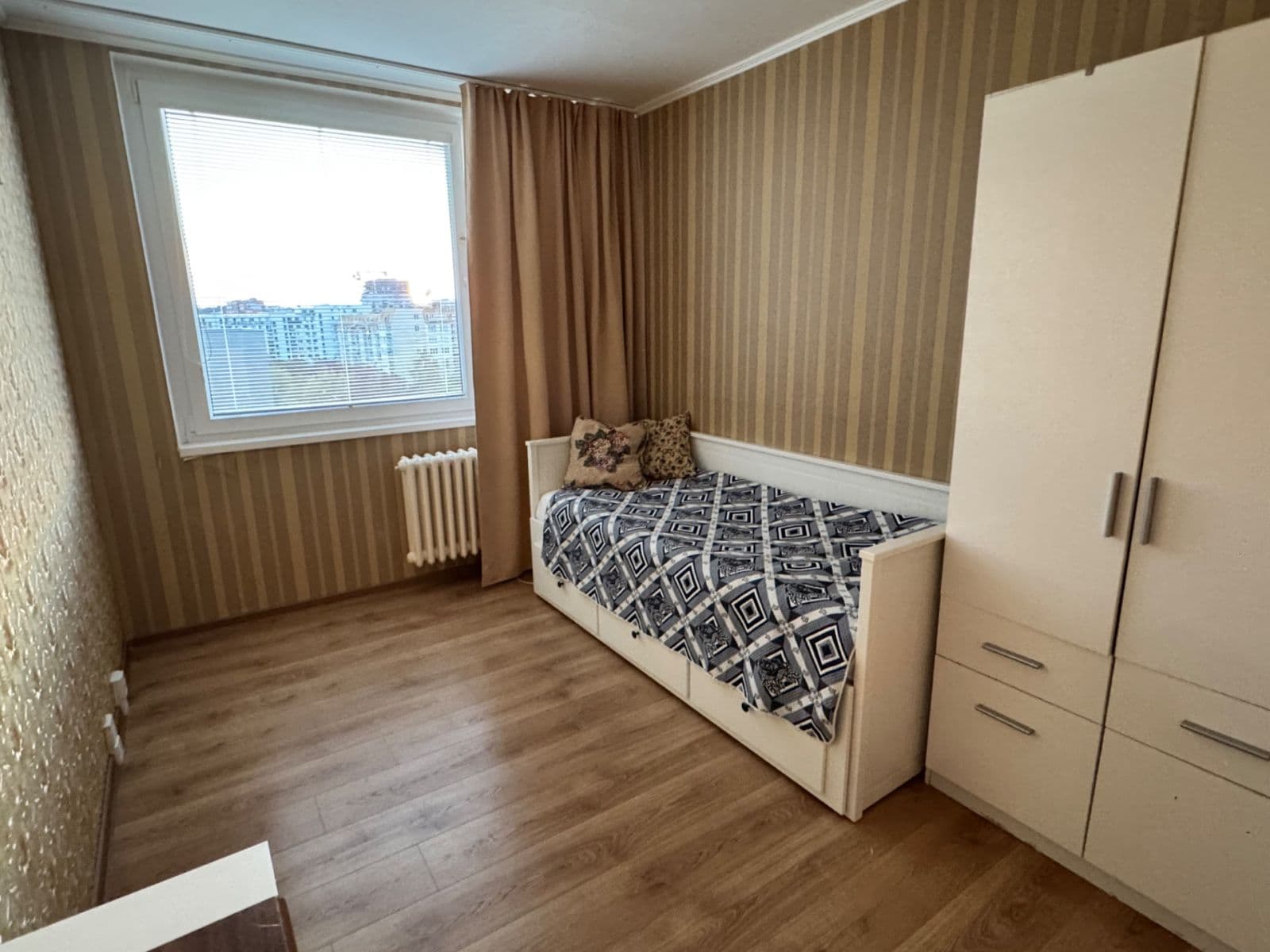 Prodej bytu 3+1 71 m², Mezi Školami, Praha, Praha Prodej bytu 3+1 71 m², Mezi Školami, Praha, Praha