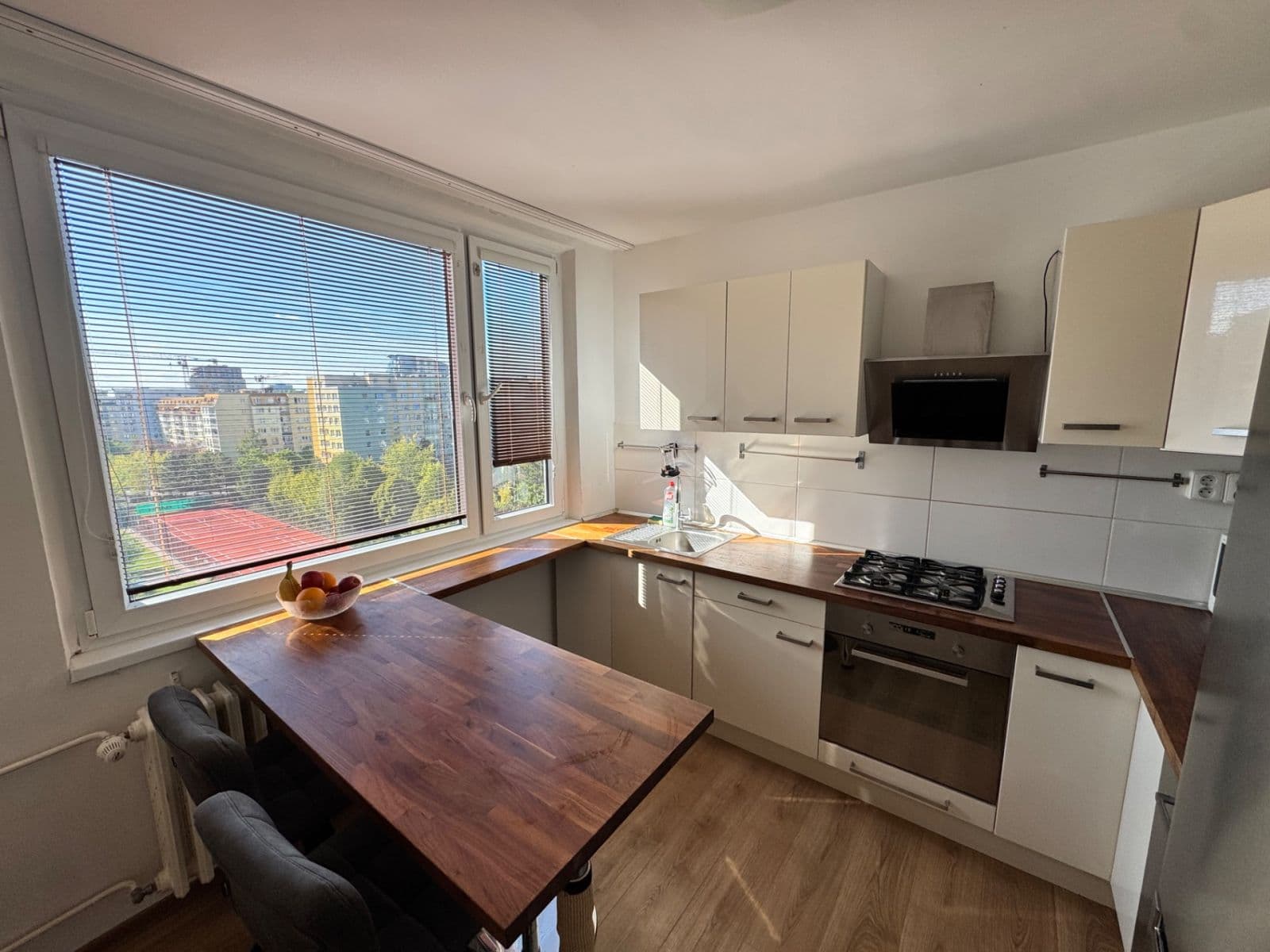 Prodej bytu 3+1 71 m², Mezi Školami, Praha, Praha Prodej bytu 3+1 71 m², Mezi Školami, Praha, Praha