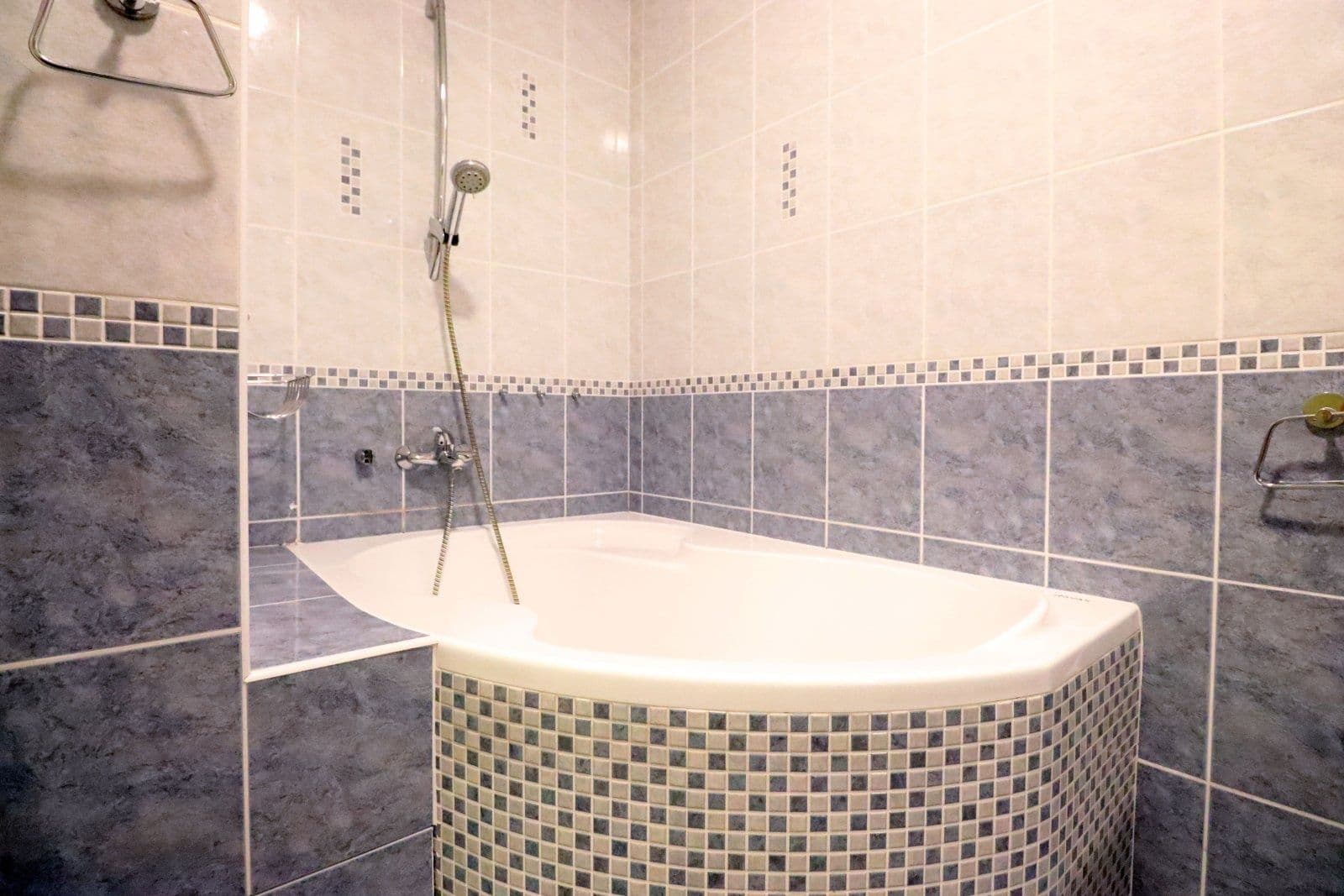 Pronájem bytu 3+kk 81 m², Hořelické náměstí, Rudná, Středočeský kraj Pronájem bytu 3+kk 81 m², Hořelické náměstí, Rudná, Středočeský kraj