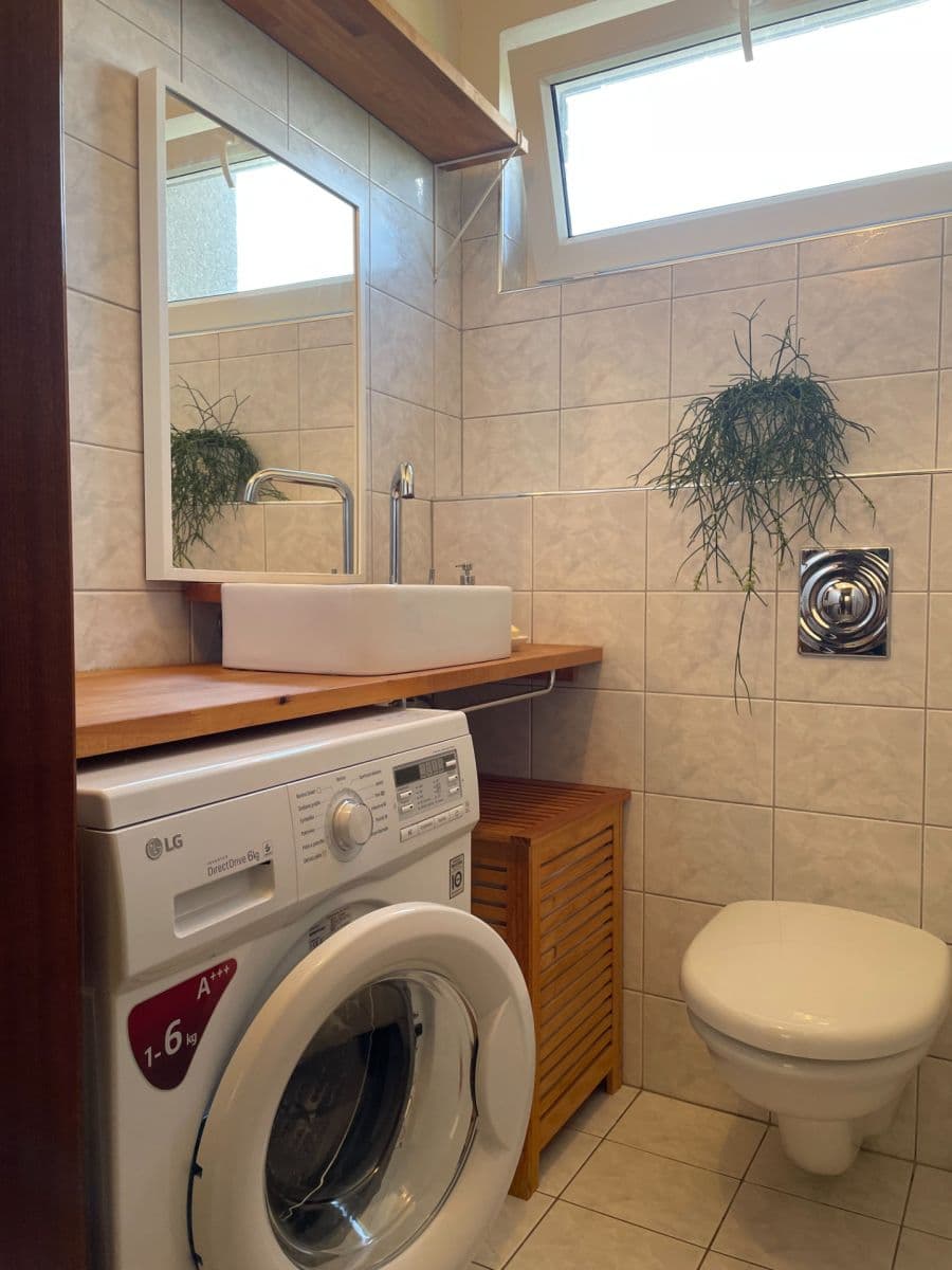 Pronájem bytu 3+1 89 m², K Červenému vrchu, Praha, Praha Pronájem bytu 3+1 89 m², K Červenému vrchu, Praha, Praha