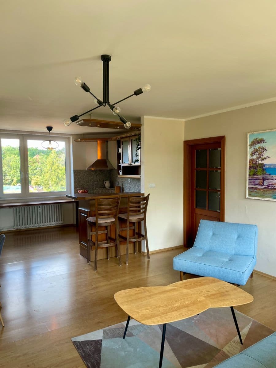 Pronájem bytu 3+1 89 m², K Červenému vrchu, Praha, Praha Pronájem bytu 3+1 89 m², K Červenému vrchu, Praha, Praha