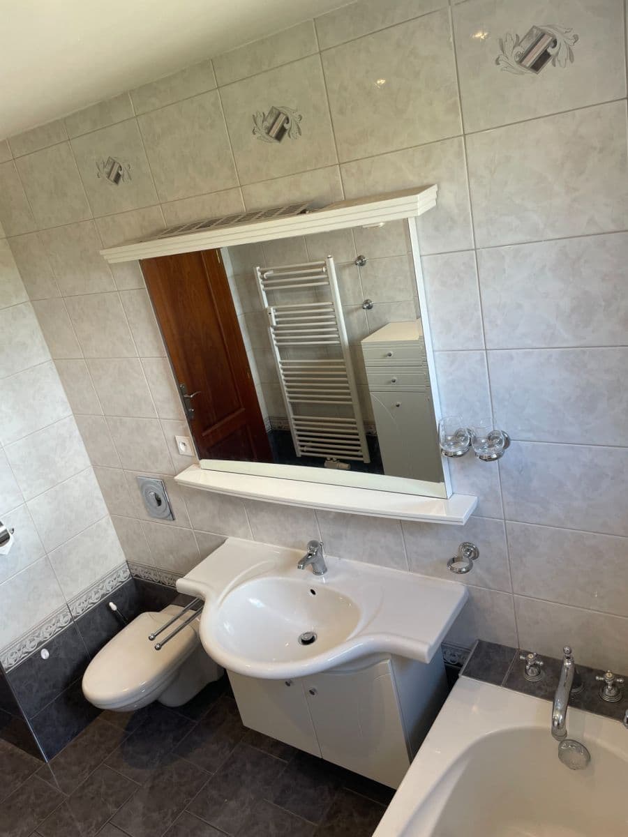 Pronájem bytu 3+1 89 m², K Červenému vrchu, Praha, Praha Pronájem bytu 3+1 89 m², K Červenému vrchu, Praha, Praha