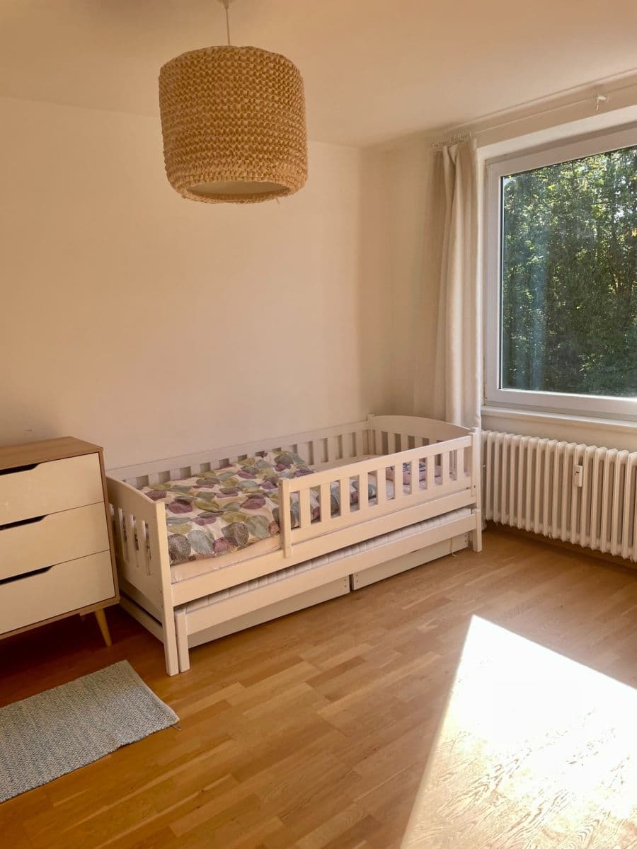 Pronájem bytu 3+1 89 m², K Červenému vrchu, Praha, Praha Pronájem bytu 3+1 89 m², K Červenému vrchu, Praha, Praha