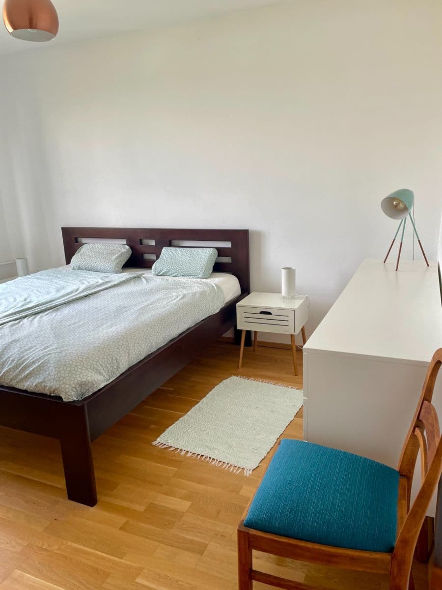 Pronájem bytu 3+1 89 m², K Červenému vrchu, Praha, Praha Pronájem bytu 3+1 89 m², K Červenému vrchu, Praha, Praha