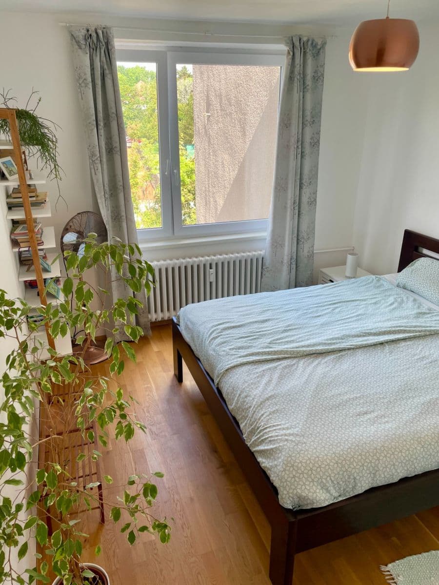 Pronájem bytu 3+1 89 m², K Červenému vrchu, Praha, Praha Pronájem bytu 3+1 89 m², K Červenému vrchu, Praha, Praha