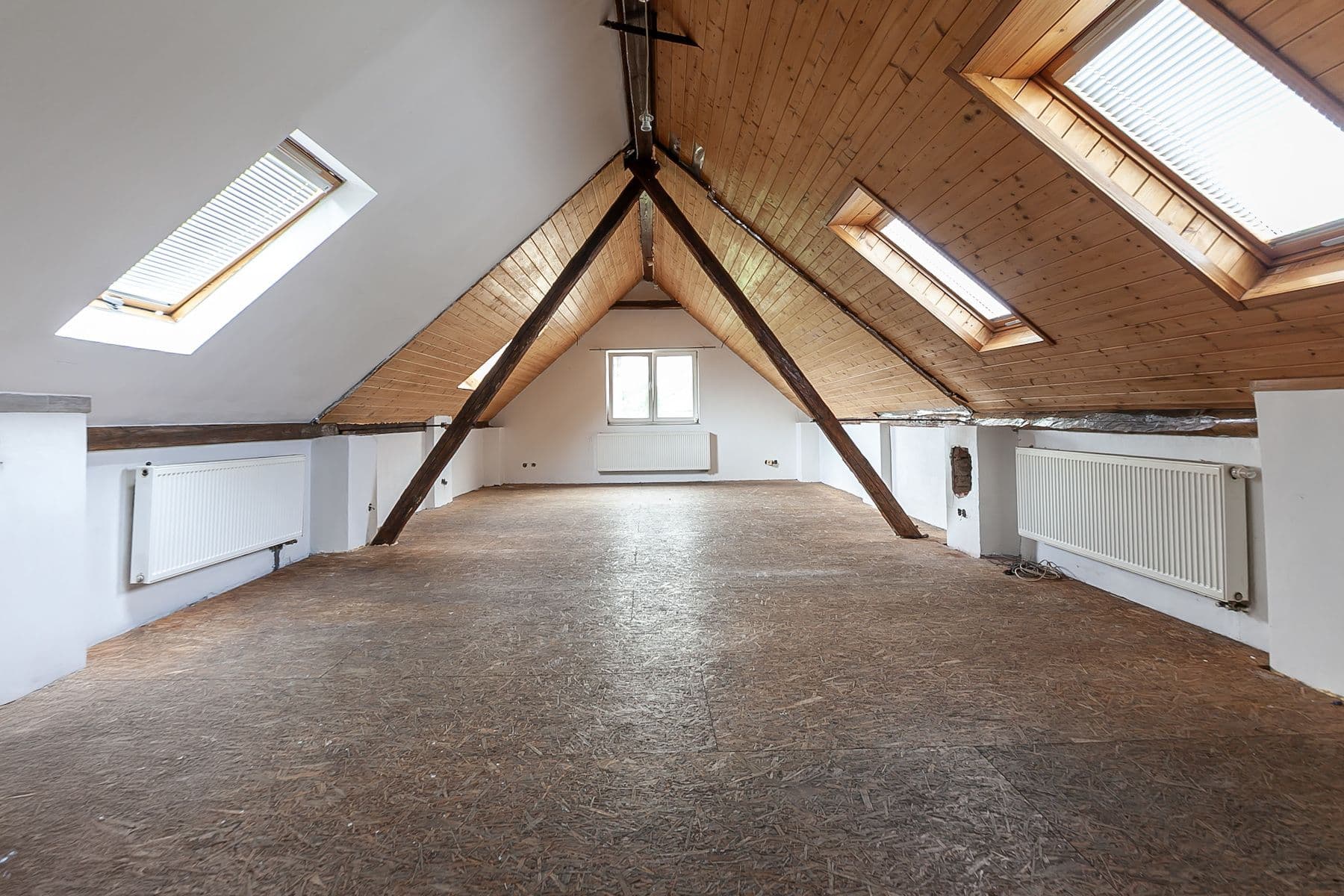 Prodej domu 140 m², pozemek 410 m², Nečín, Středočeský kraj Prodej domu 140 m², pozemek 410 m², Nečín, Středočeský kraj