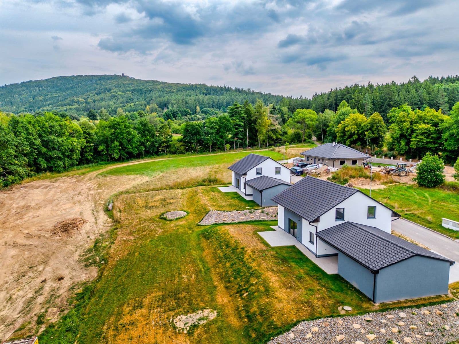 Prodej domu 248 m², pozemek 1.000 m², Louňovice pod Blaníkem, Středočeský kraj Prodej domu 248 m², pozemek 1.000 m², Louňovice pod Blaníkem, Středočeský kraj