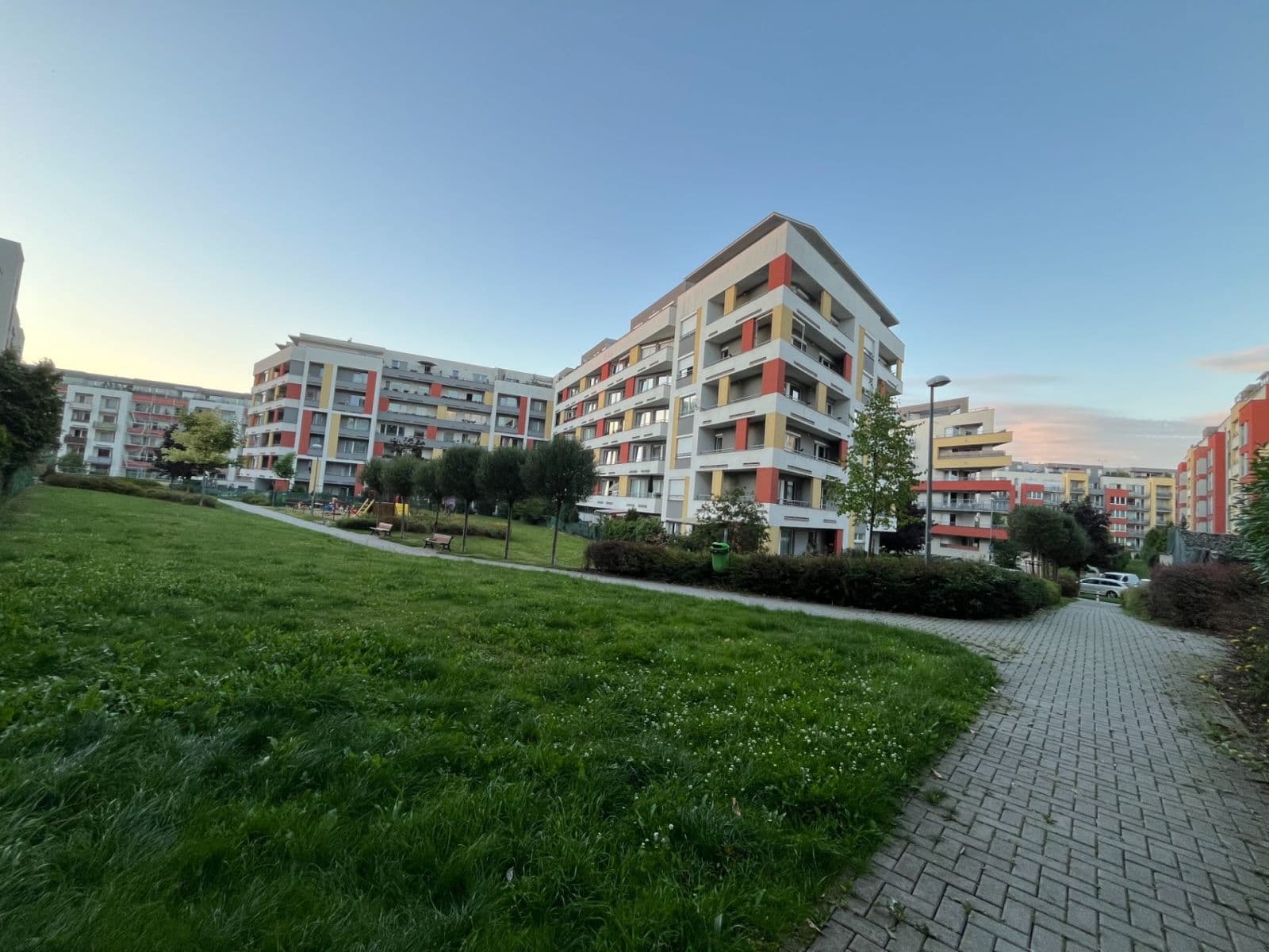 Prodej bytu 3+kk 94 m², Sazovická, Praha, Praha Prodej bytu 3+kk 94 m², Sazovická, Praha, Praha