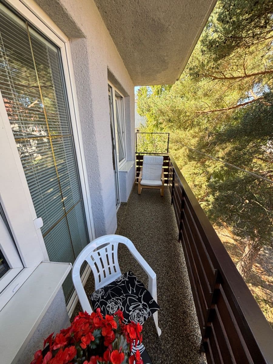 Prodej bytu 3+1 72 m², 9. května, Hrušovany nad Jevišovkou, Jihomoravský kraj Prodej bytu 3+1 72 m², 9. května, Hrušovany nad Jevišovkou, Jihomoravský kraj