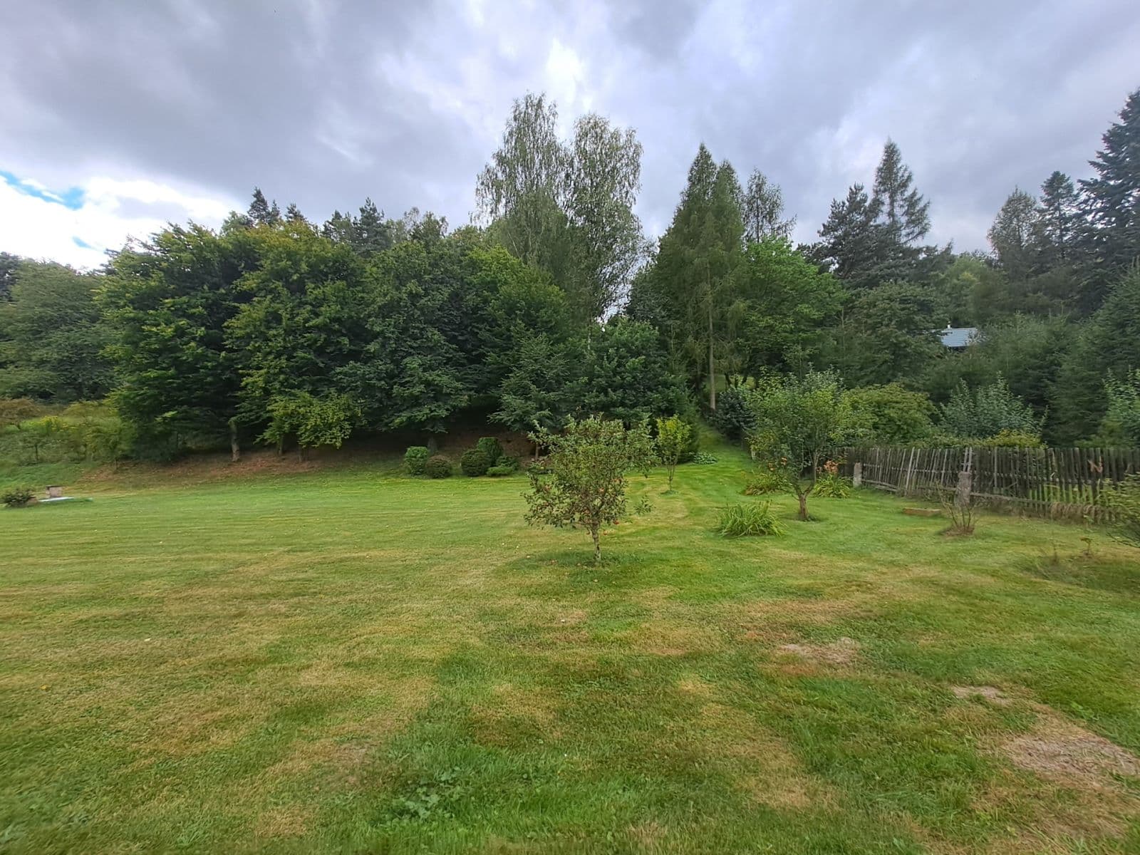 Prodej pozemku 1.236 m², Dolní Krupá, Středočeský kraj Prodej pozemku 1.236 m², Dolní Krupá, Středočeský kraj