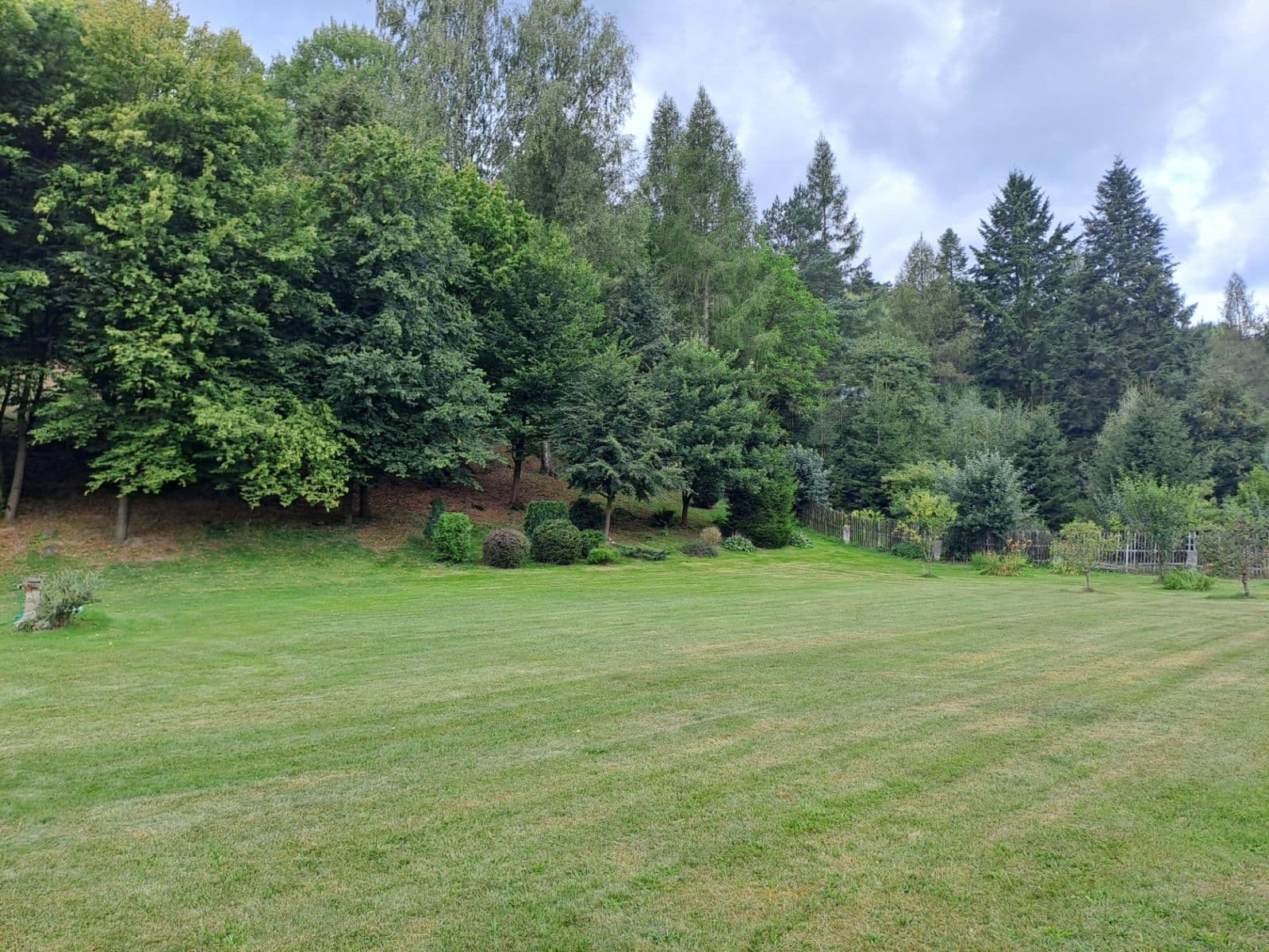 Prodej pozemku 1.236 m², Dolní Krupá, Středočeský kraj Prodej pozemku 1.236 m², Dolní Krupá, Středočeský kraj