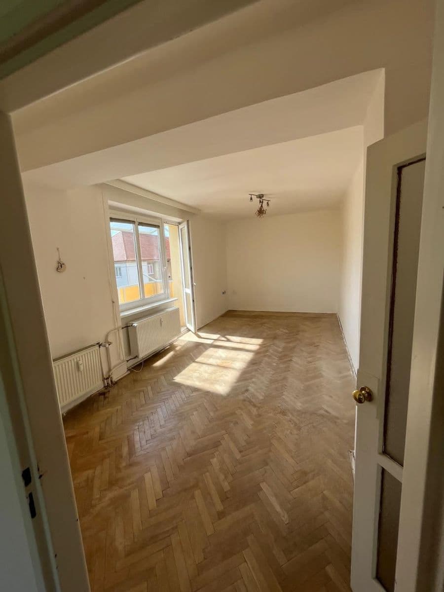 Pronájem bytu 2+1 53 m², Štefánikova, Louny, Ústecký kraj Pronájem bytu 2+1 53 m², Štefánikova, Louny, Ústecký kraj