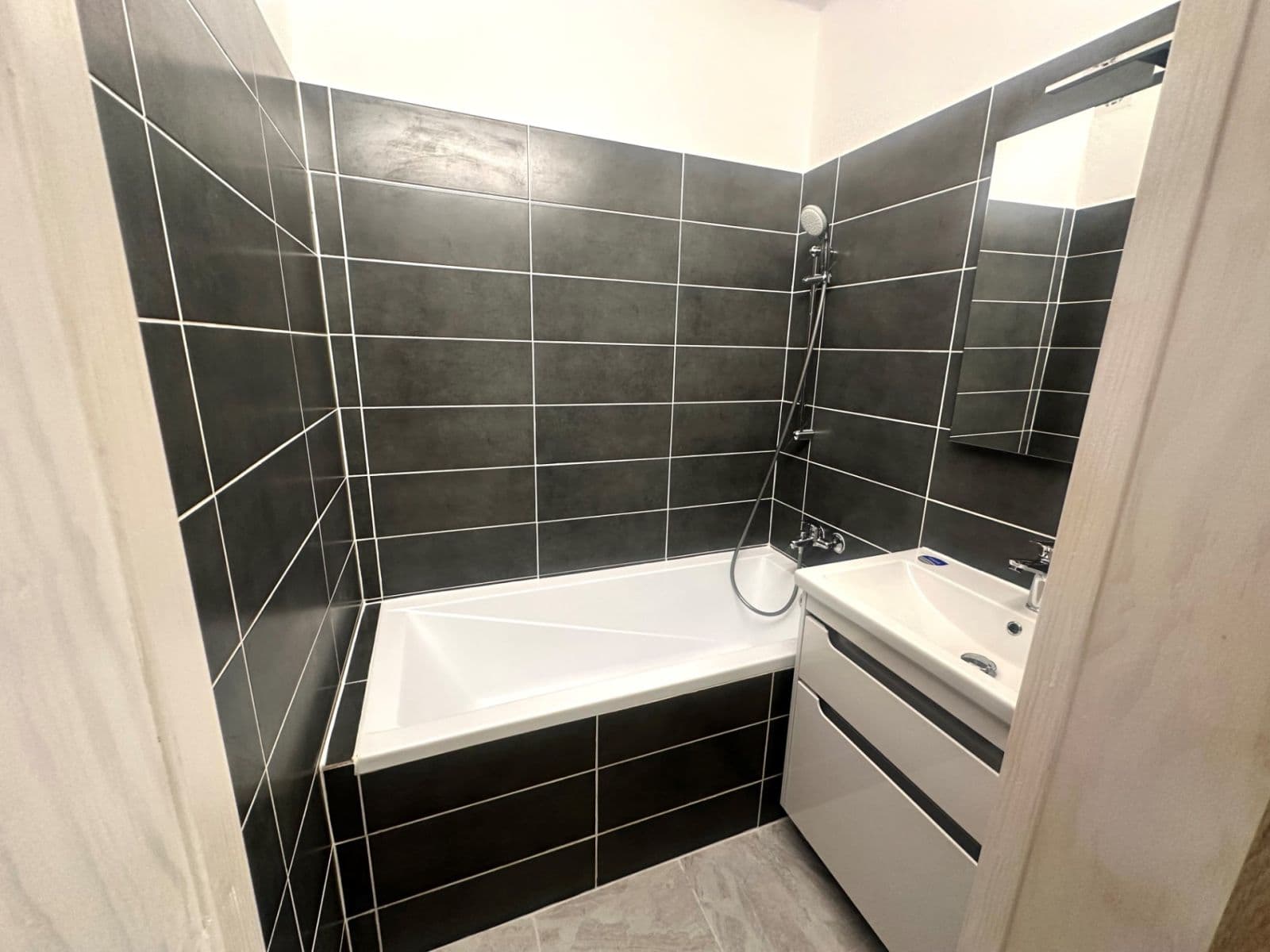 Prodej bytu Garsoniéra 34 m², Na Výsluní, Dubá, Liberecký kraj Prodej bytu Garsoniéra 34 m², Na Výsluní, Dubá, Liberecký kraj