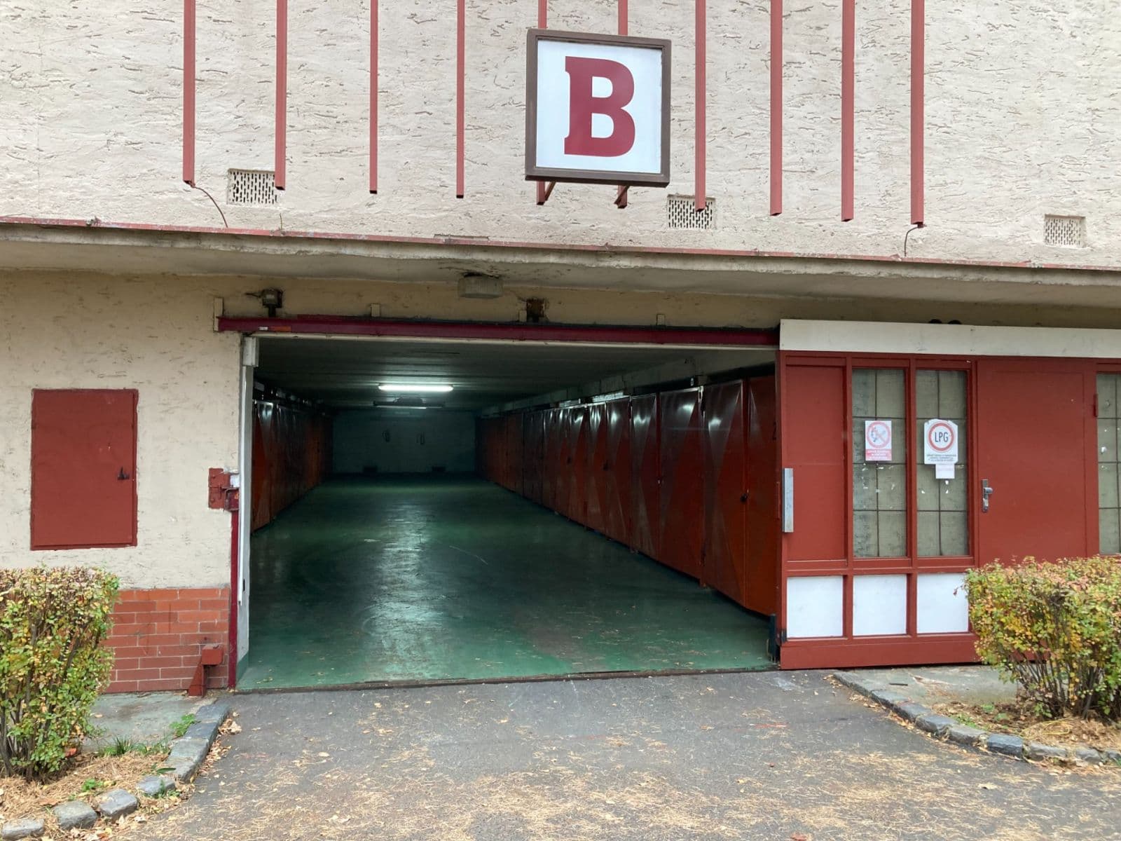 Prodej garáže 17 m², Čimická, Praha, Praha Prodej garáže 17 m², Čimická, Praha, Praha