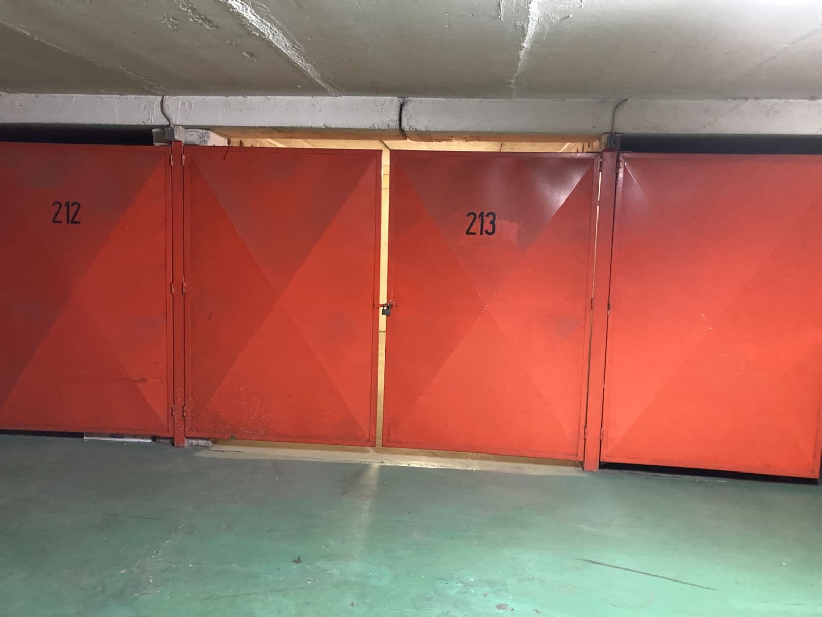 Prodej garáže 17 m², Čimická, Praha, Praha Prodej garáže 17 m², Čimická, Praha, Praha