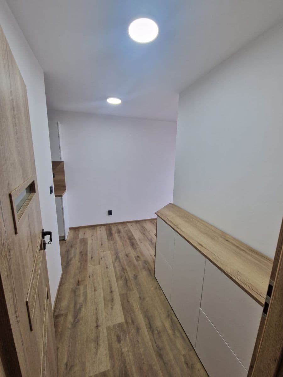 Prodej bytu 2+kk 44 m², Křivenická, Praha, Praha Prodej bytu 2+kk 44 m², Křivenická, Praha, Praha