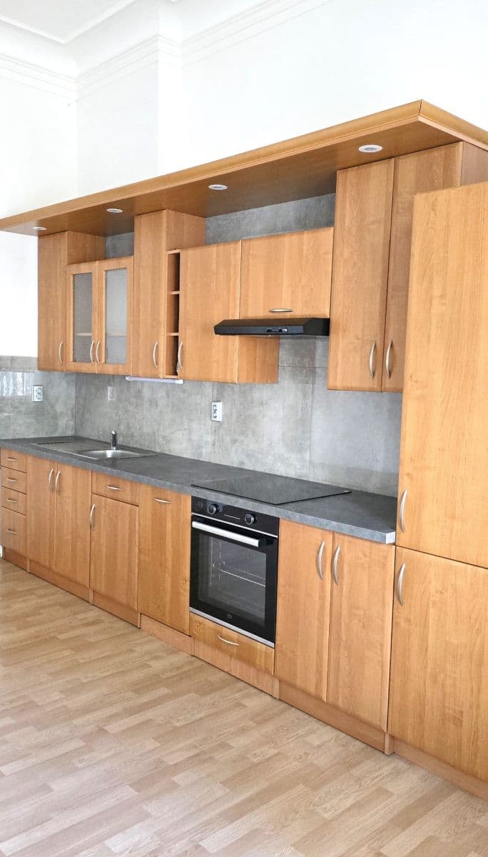 Prodej bytu 3+kk 91 m², Krále Jiřího, Karlovy Vary, Karlovarský kraj Prodej bytu 3+kk 91 m², Krále Jiřího, Karlovy Vary, Karlovarský kraj