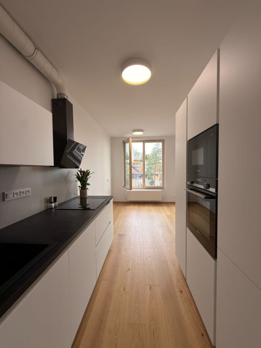Pronájem bytu 1+kk 35 m², Vladimíra Kobranova, Praha, Praha Pronájem bytu 1+kk 35 m², Vladimíra Kobranova, Praha, Praha